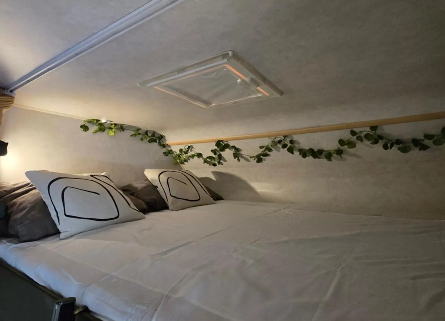 Autocaravan,Camper,Campervan,Motorhome,Not Driveable,Only Habitable Los Cristianos  Campsite Los Cristianos (Tenerife)