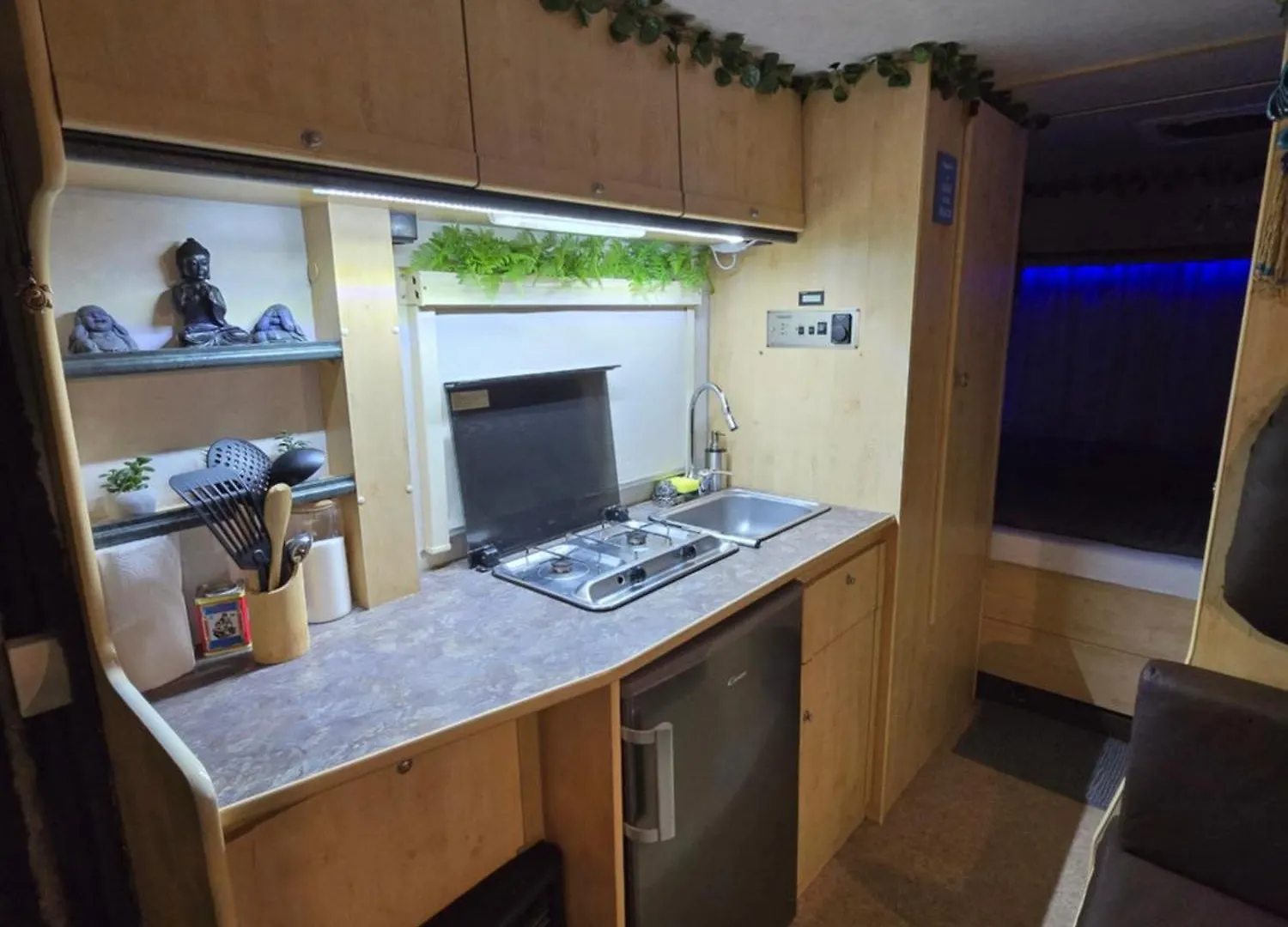 Autocaravan,Camper,Campervan,Motorhome,Not Driveable,Only Habitable Los Cristianos  0*, Los Cristianos (Tenerife)